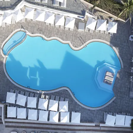 Hotell Islands 2*