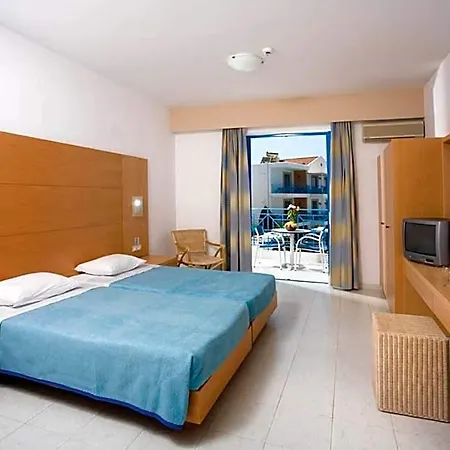 Islands Hotel 2*