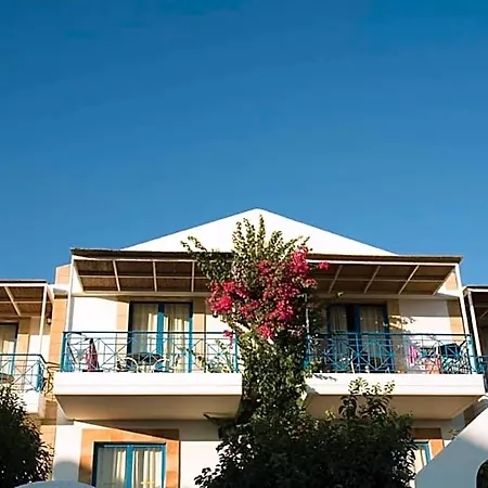Islands Hotel 2*