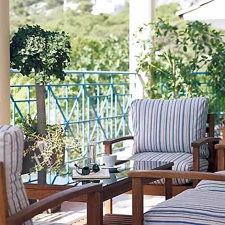 Islands Hotel 2*